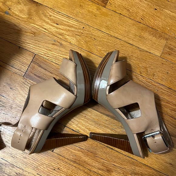 Michael Kors Women's Platform Sandals Sz 6m - Picture 12 of 13